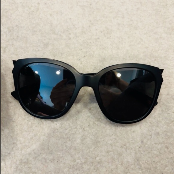 Oakley Accessories - Oakley Black Cat-Eye Sunglasses
